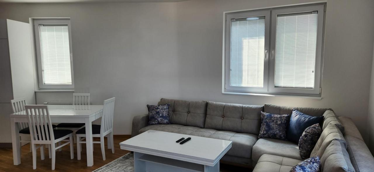 Brand New Two Bedroom And One Living Room Apartment In A Great Location! SJJ Eksteriør bilde