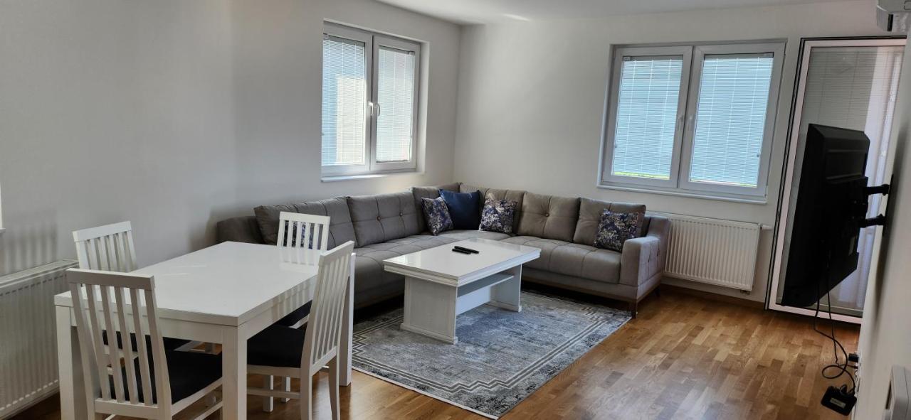 Brand New Two Bedroom And One Living Room Apartment In A Great Location! SJJ Eksteriør bilde