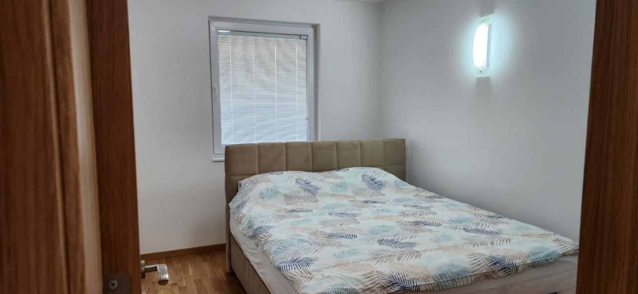 Brand New Two Bedroom And One Living Room Apartment In A Great Location! SJJ Eksteriør bilde